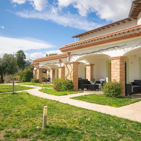 Hotel Essenza Di Mirto Ла Калета Екстериор снимка