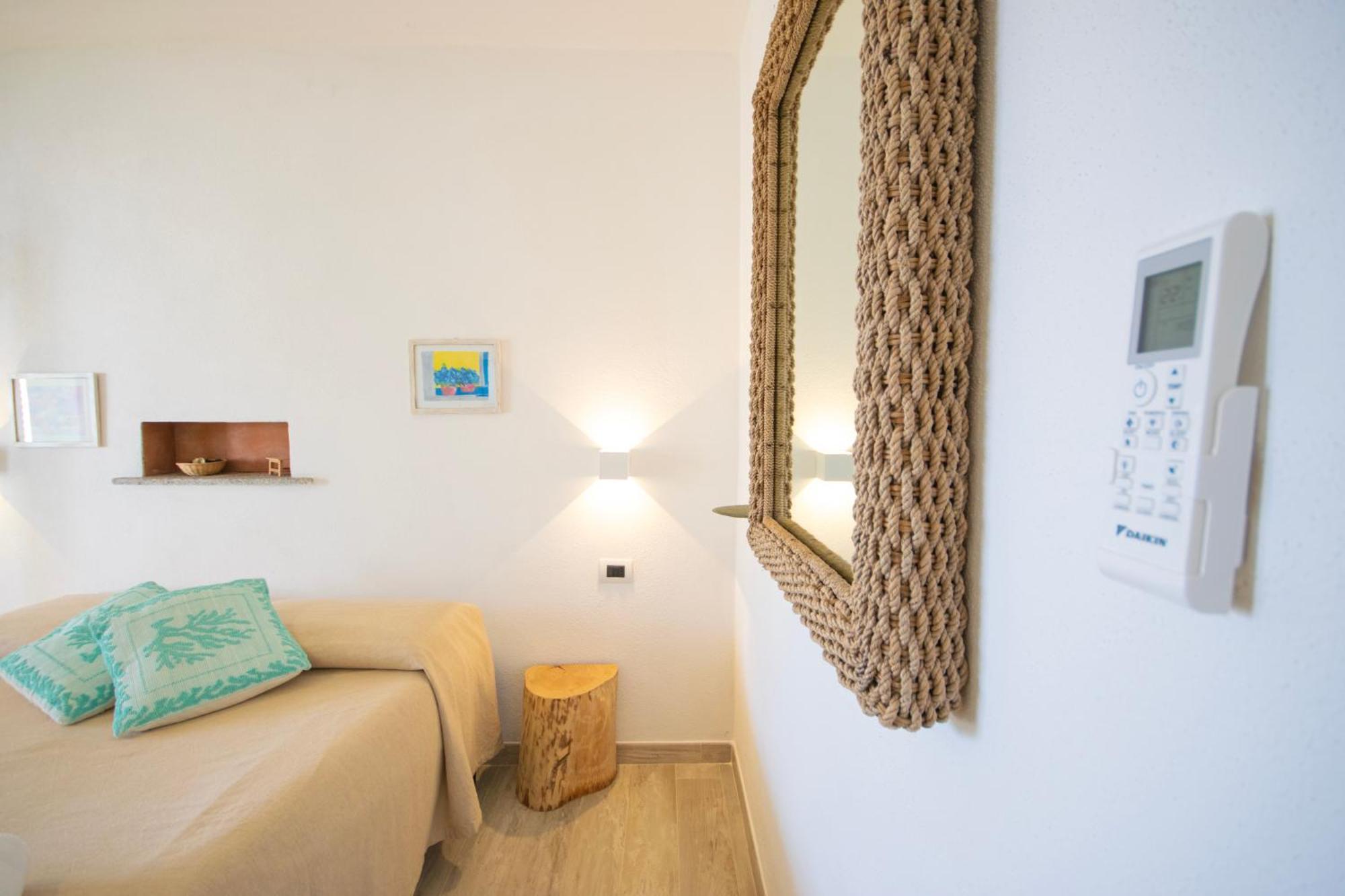 Hotel Essenza Di Mirto Ла Калета Екстериор снимка