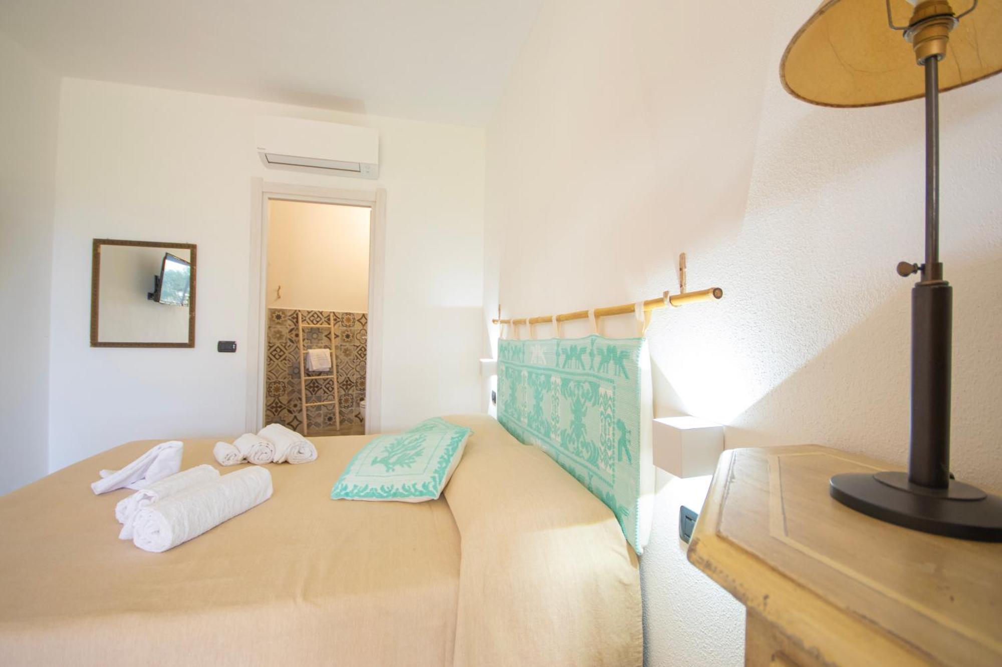 Hotel Essenza Di Mirto Ла Калета Екстериор снимка