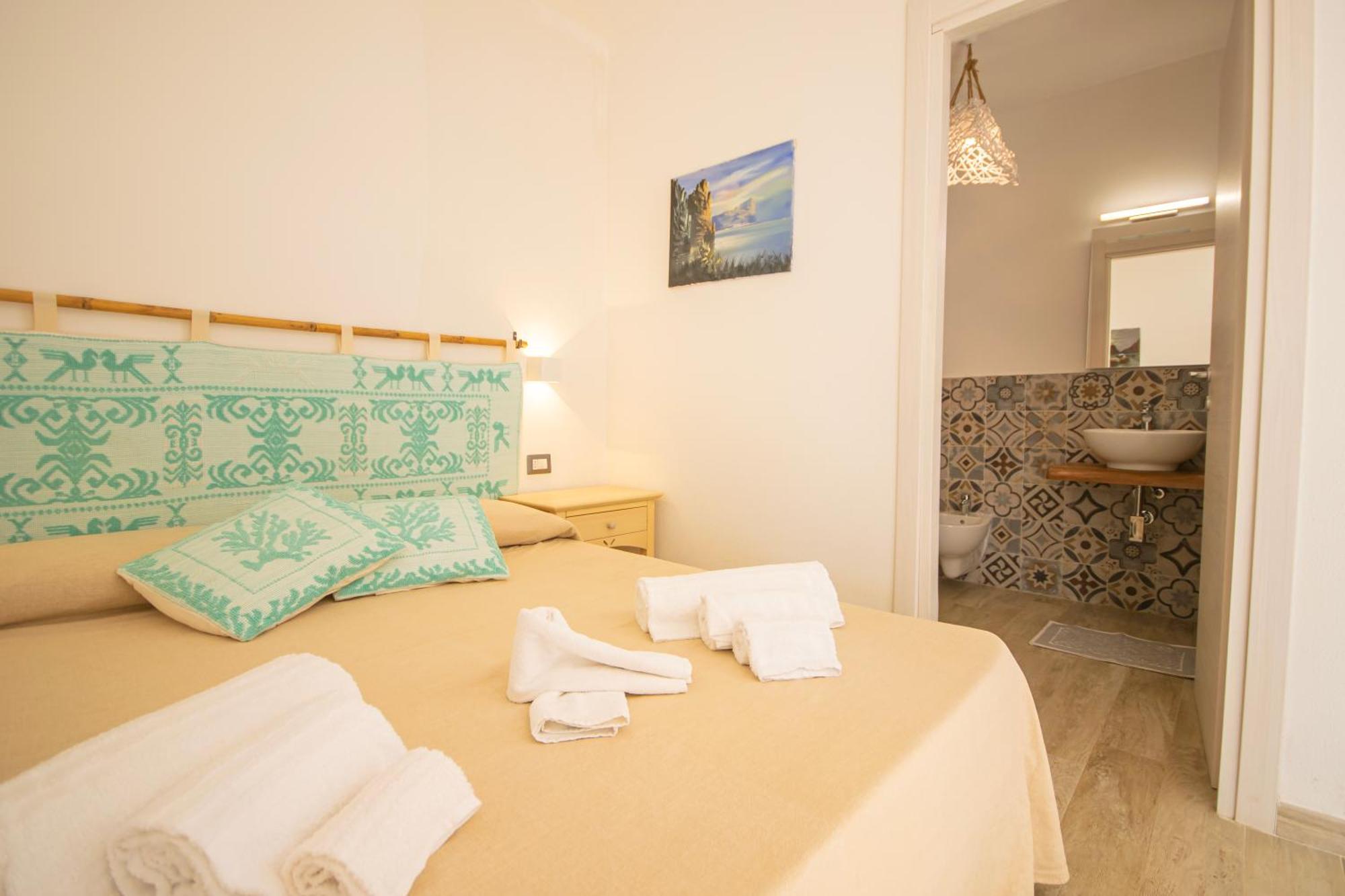 Hotel Essenza Di Mirto Ла Калета Стая снимка